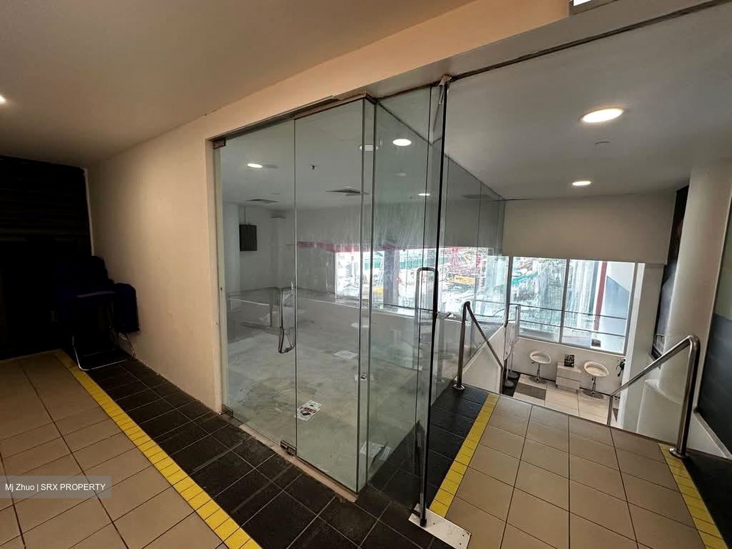 Roxy Square (D15), Retail #585391491